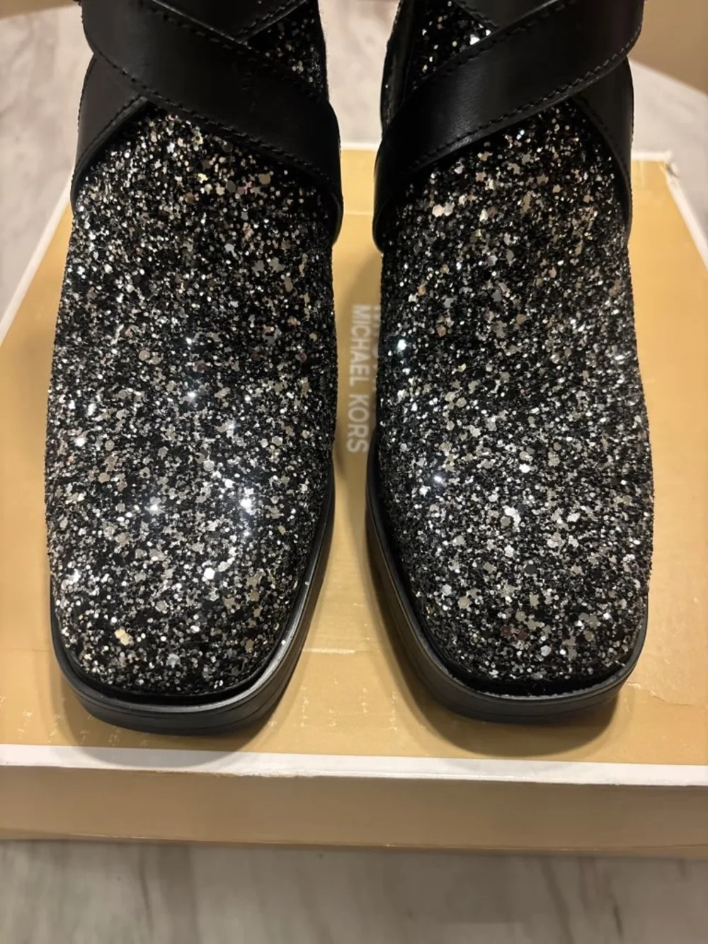 MICHAEL KORS KEISHA SOCK BOOTIE BLK/SILVER Size 9